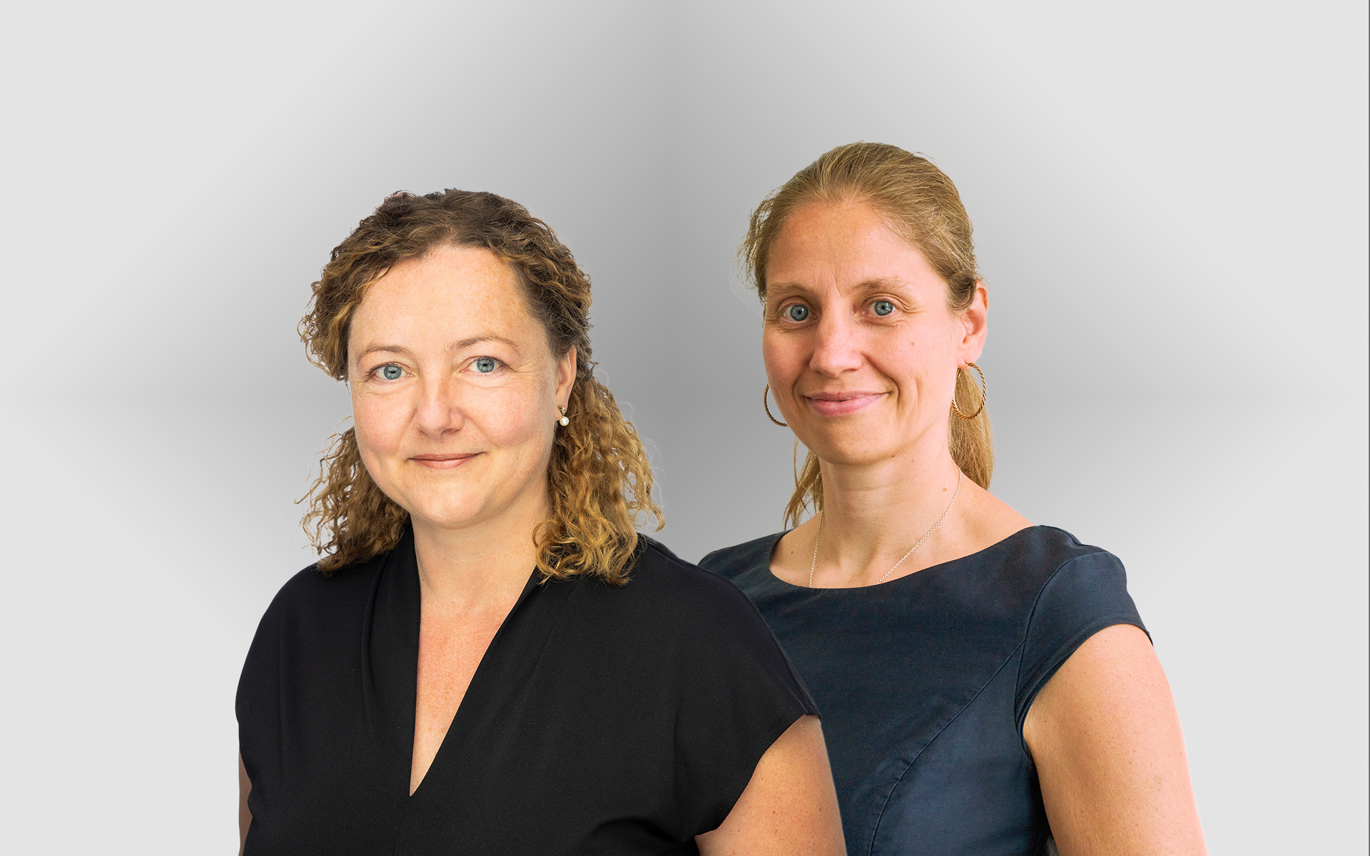 Anna&Caro 16x10.jpg