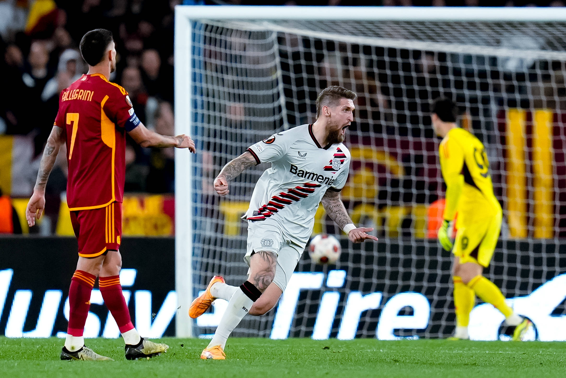 Robert Andrich feiert sein Tor gegen Lazio Rom