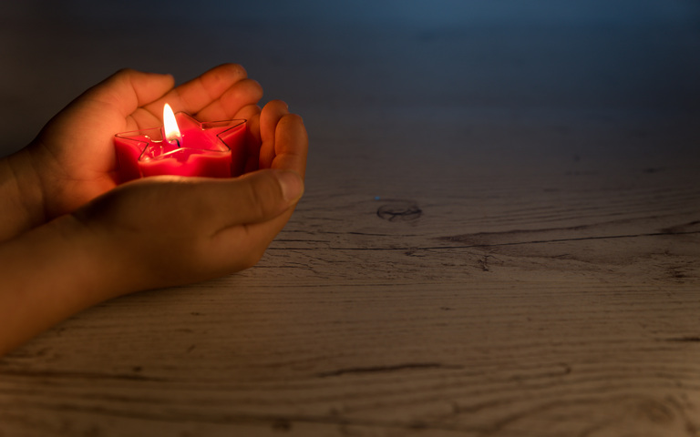 Hand Kerze Weihnachten