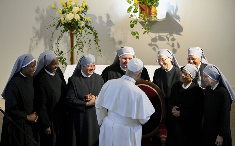 Papst Leo XIV. besucht das Pflegeheim der Kleinen Schwestern der Armen in Istanbul.