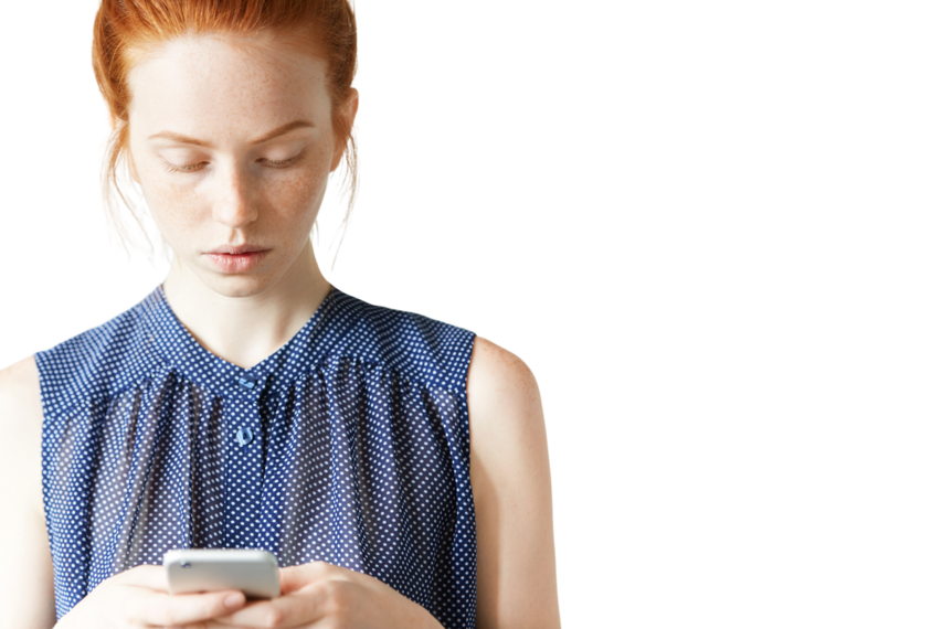 eine junge Schwangere Frau sucht im Internet nach Antworten - Symbolbild